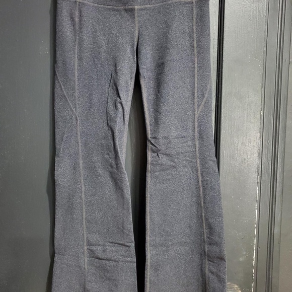 Athleta Grey Flared Leggings - Size MP - Picture 2 of 6